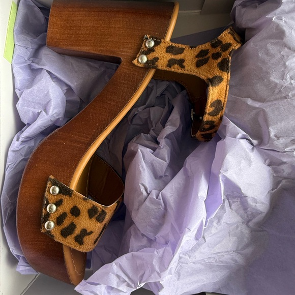 Madden Girl Brown Leopard Platform Sandals - Picture 3 of 4